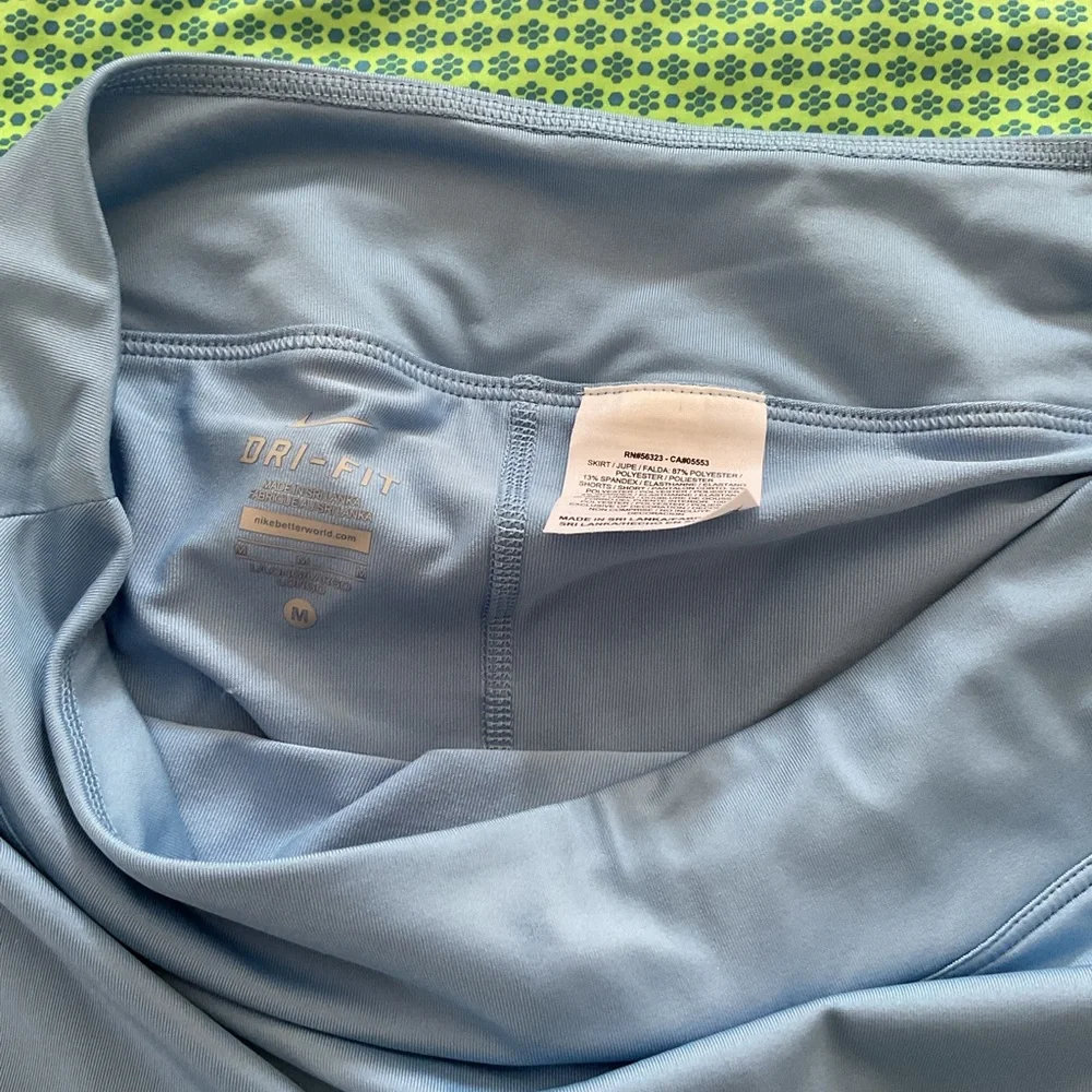 Nike Blue to Green Gradient Performance Tank and Skort Set - Picture 5 of 5
